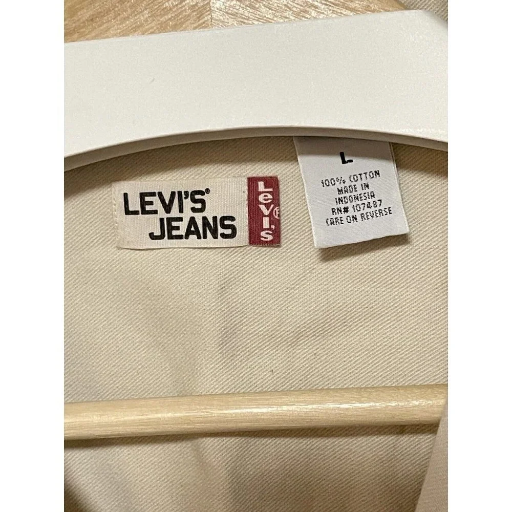 VTG Levi's Jeans Men’s L Denim Button Up Shirt  Metal Buttons Ivory Badge Pocket